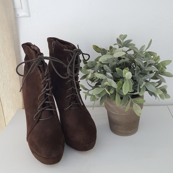 Platform Ankle Boots - Picture 3 of 5